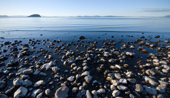 evening-at-lake-taupo-picture-id170616189.jpg